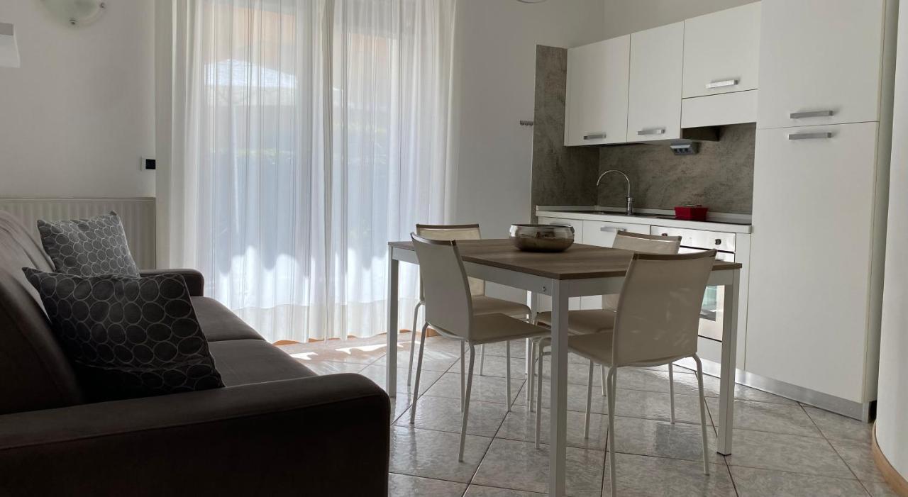 Appartamenti Nataly Torbole Sul Garda Luaran gambar