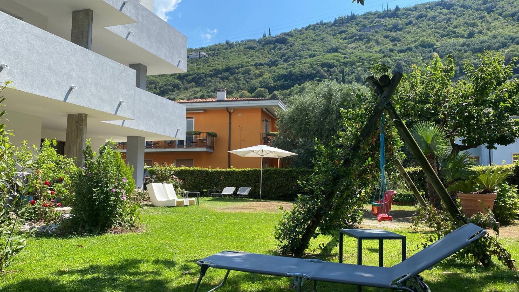 Appartamenti Nataly Torbole Sul Garda Luaran gambar